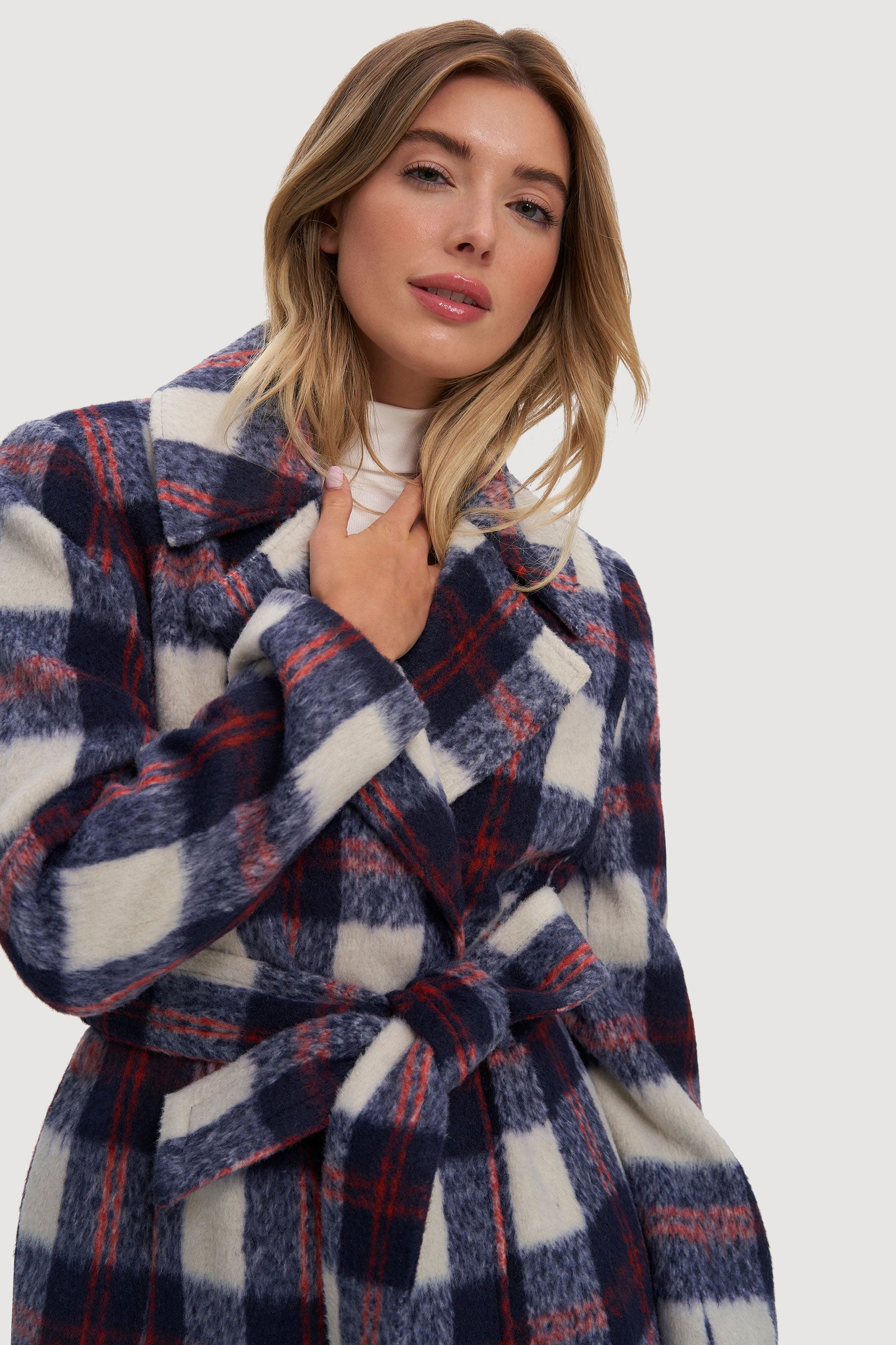 Women's Vegan Wool Coats: Elegant, Warm & Cozy | Noize
