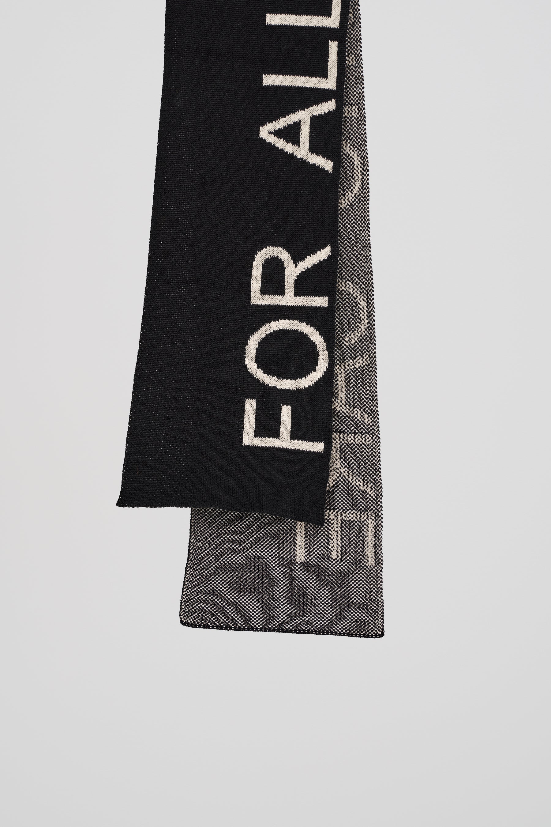 Black/Off White