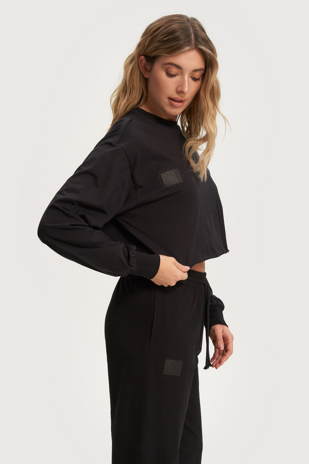 Kai - Black - Black (4)