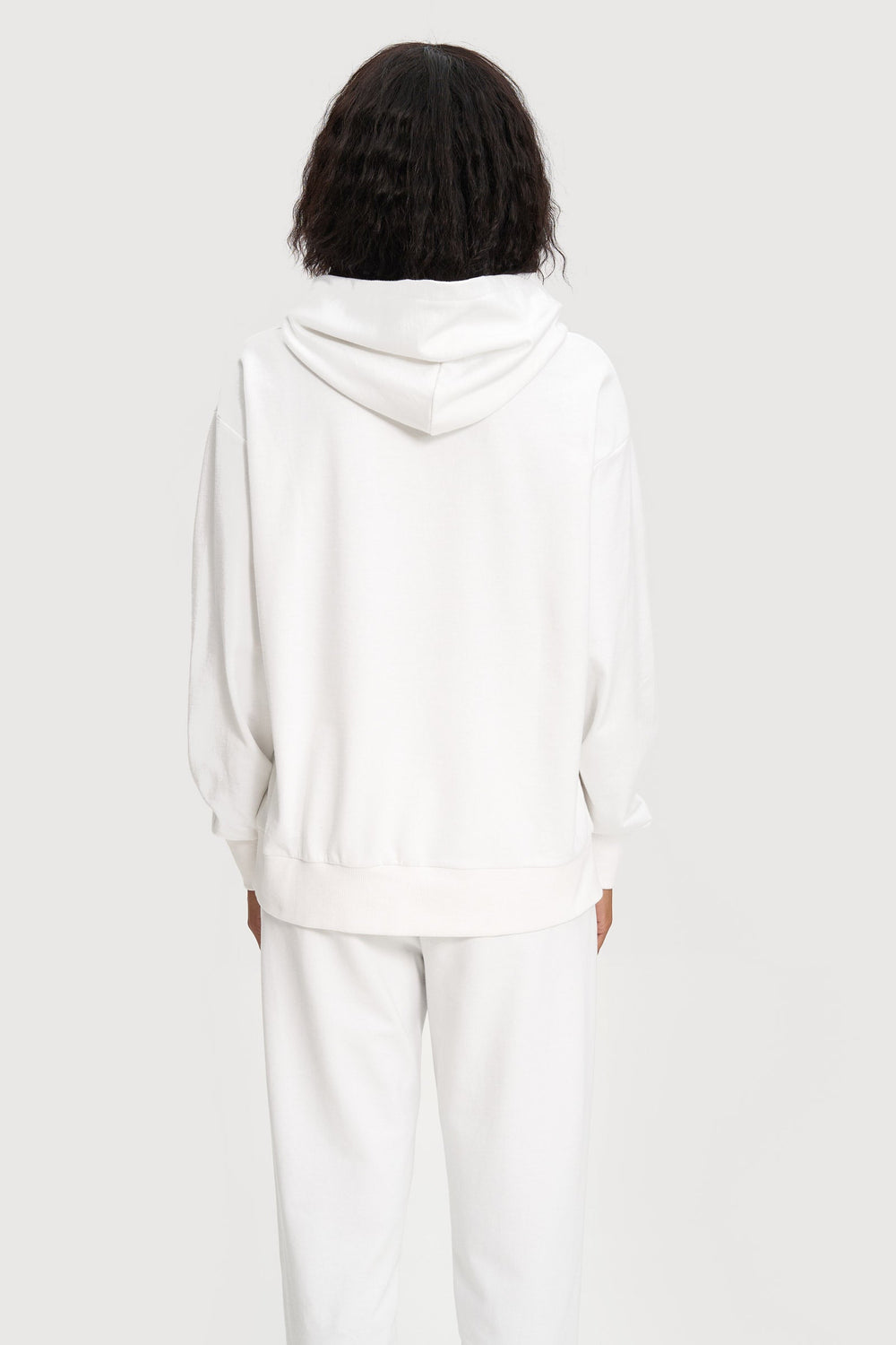 Reign-03 - White - White (4)