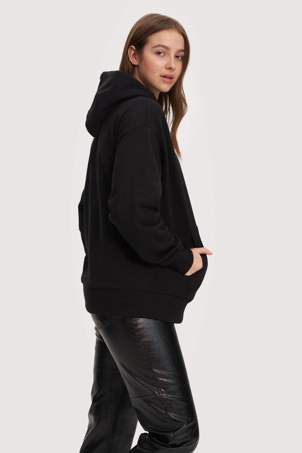 Reign - Black - Black (4)